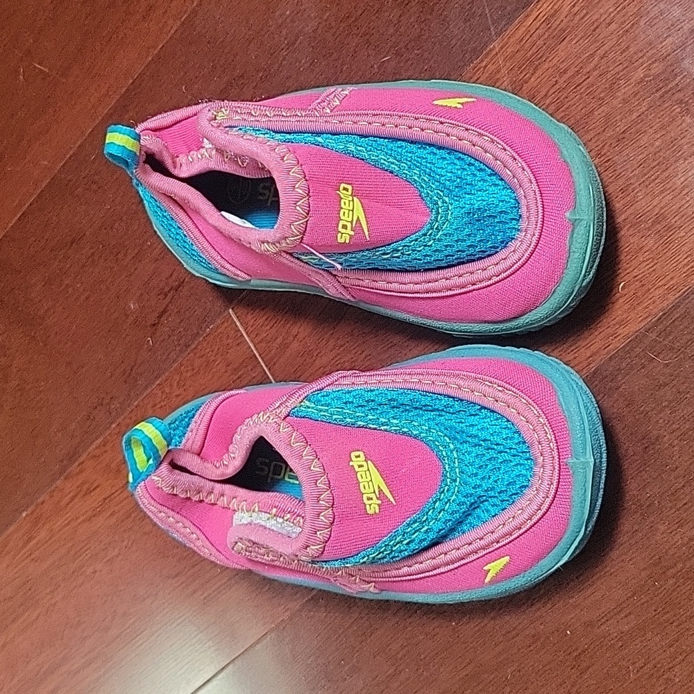 EUC Speedo Watershoes